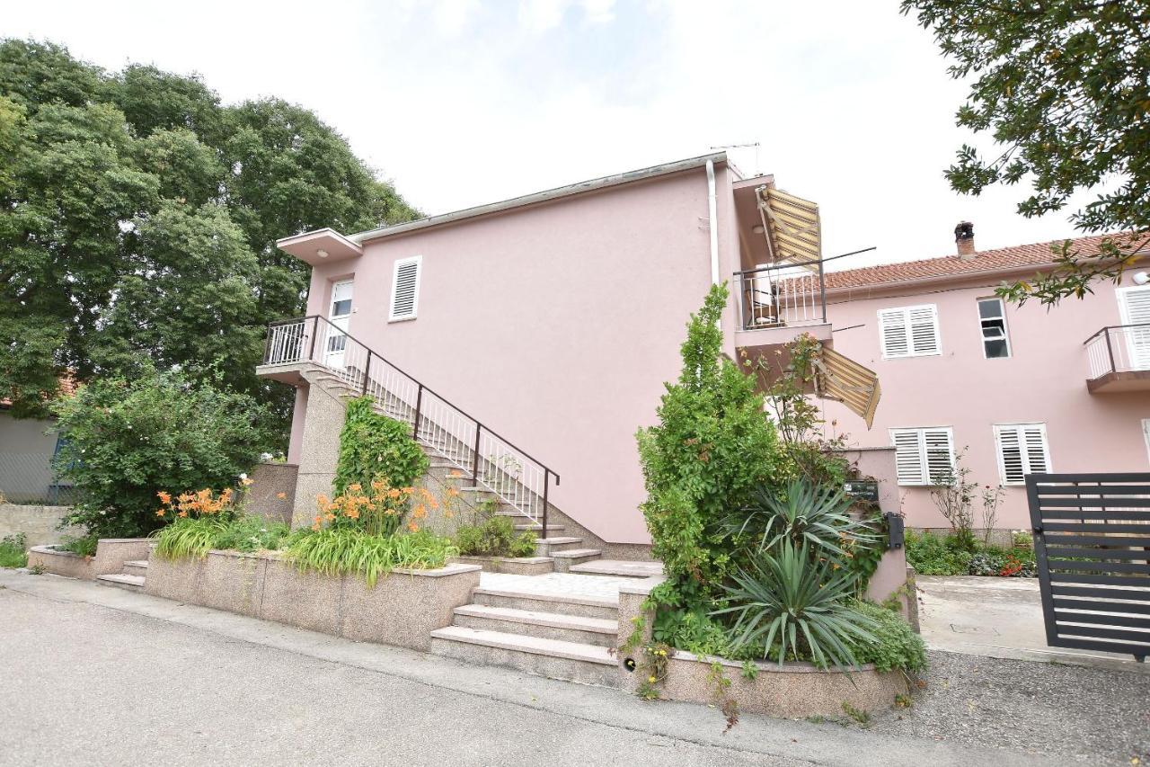 Granum Apartment *